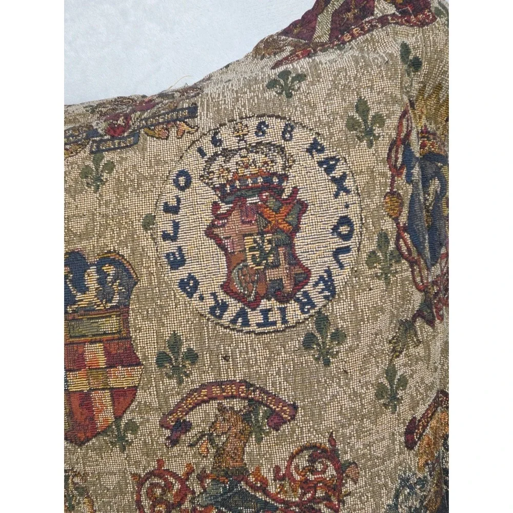 Vtg Tapestry Jacquard Medieval European Castlecore Heraldic‎ Crest Pillow Sham